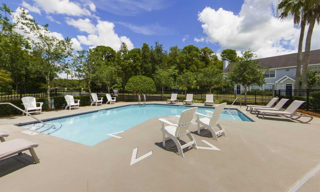 Knightsbridge apartments near downtown Orlando Tour Pool2